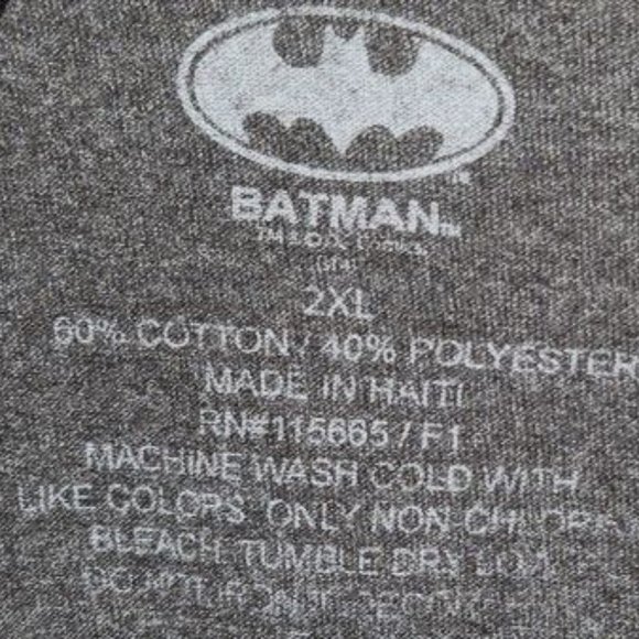 Distressed Batman T-Shirt - Picture 2 of 2